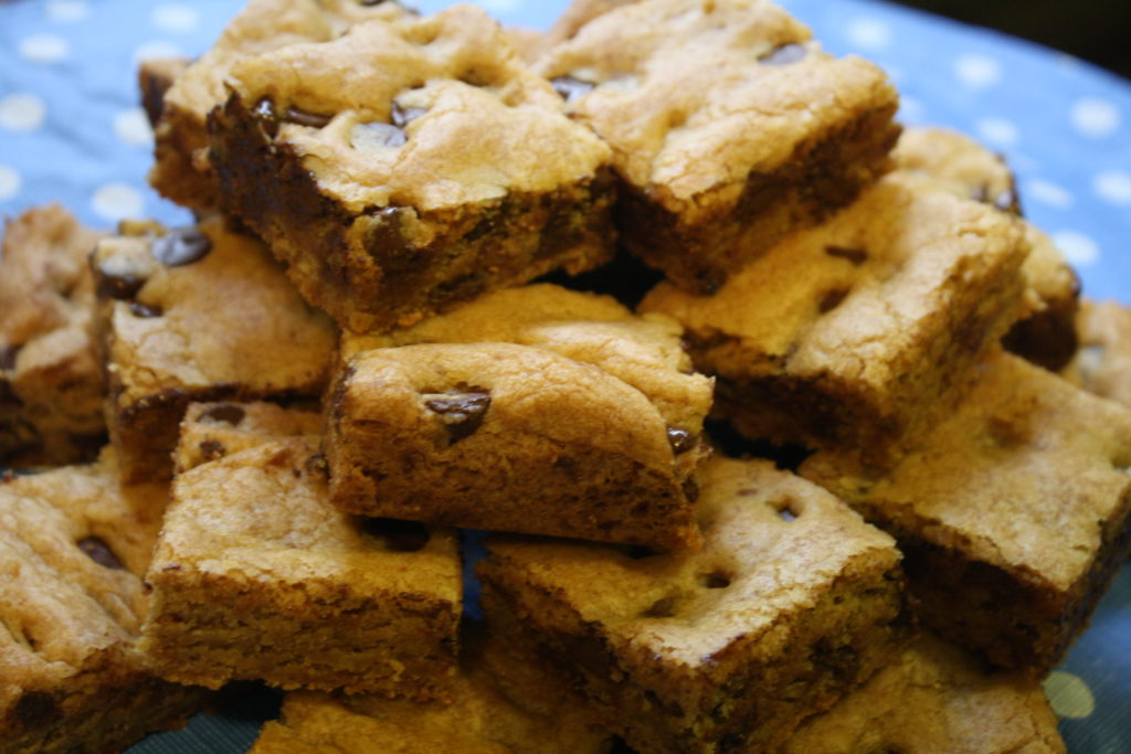 Chocolate Chip Cookie Bars – The Quotable Kitchen